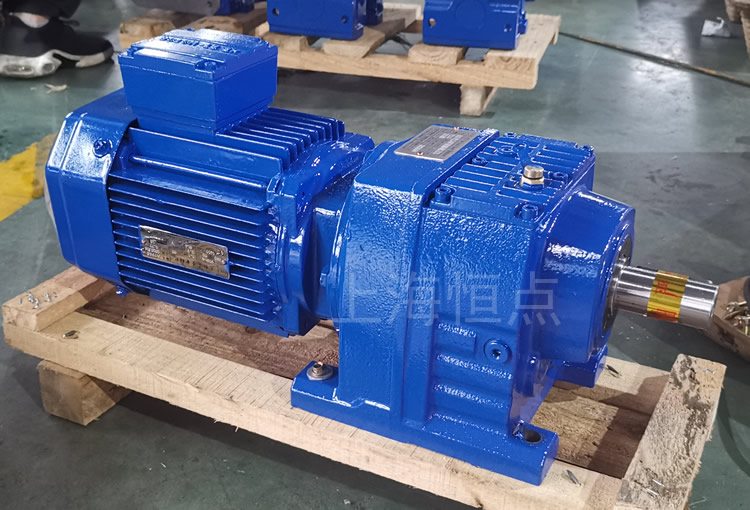 R47系列減速機配電機，藍色油漆實物照片