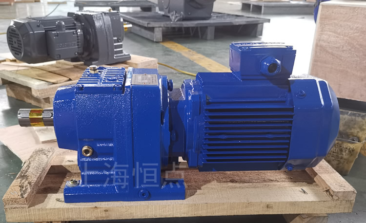 R47系列減速機配電機，藍色油漆實物照片