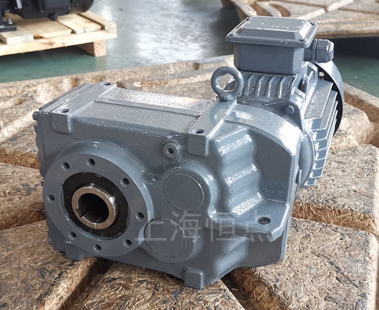 FA47系列減速機 輸入電機 輸出通孔 工業灰油漆 實物圖