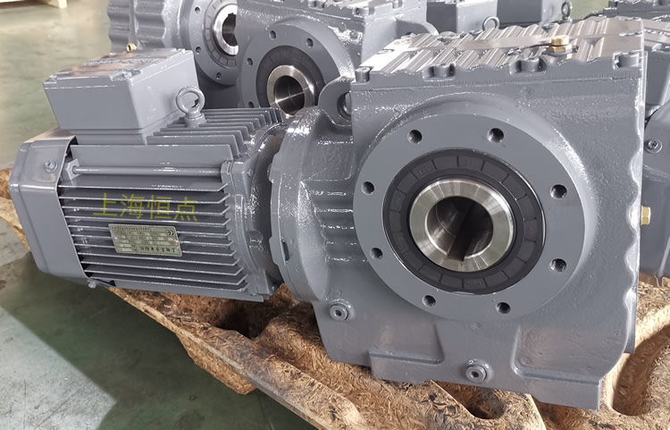 SA77系列減速機輸入配電機，輸出通孔，常用件實物圖