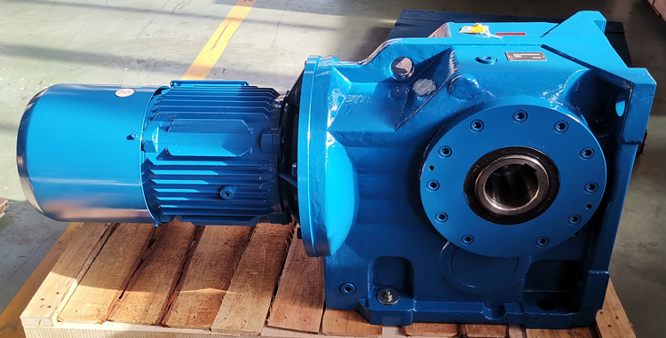 KA127減速機 輸入配制動電機 通孔輸出 實物圖